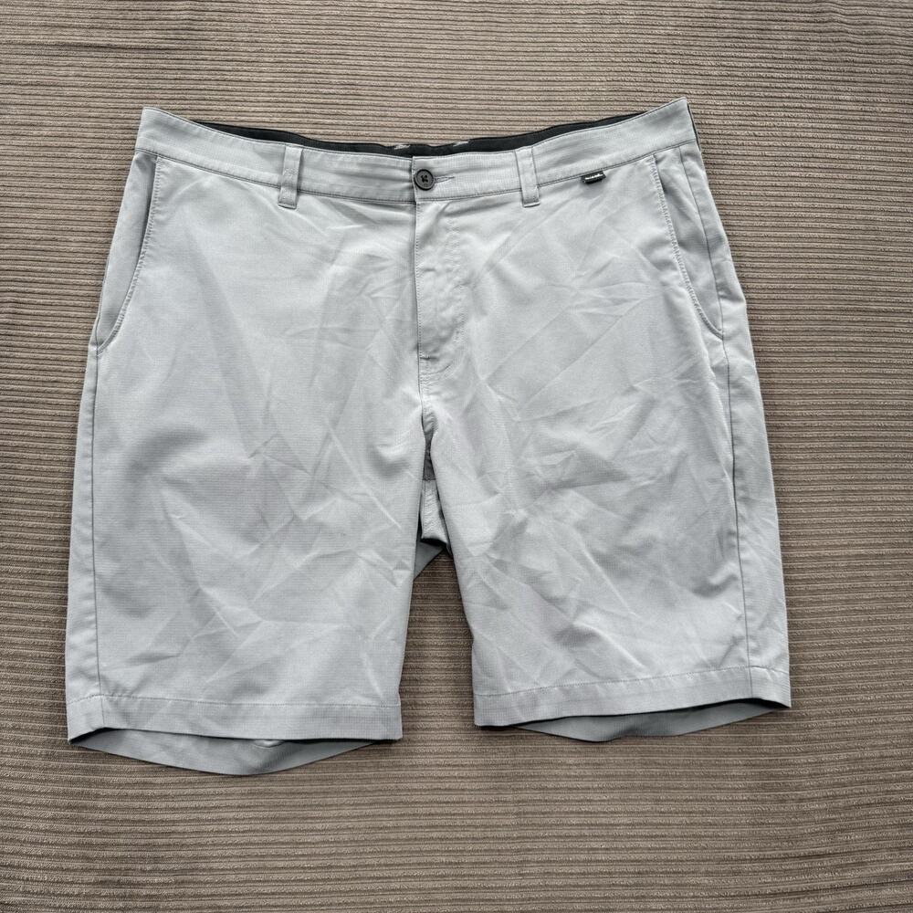 Travis Mathew Shorts Men 40 Gray Golf Golfing Outdoors 9' Inseam Casual Preppy.